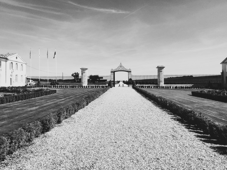 Chateau La Tour Carnet