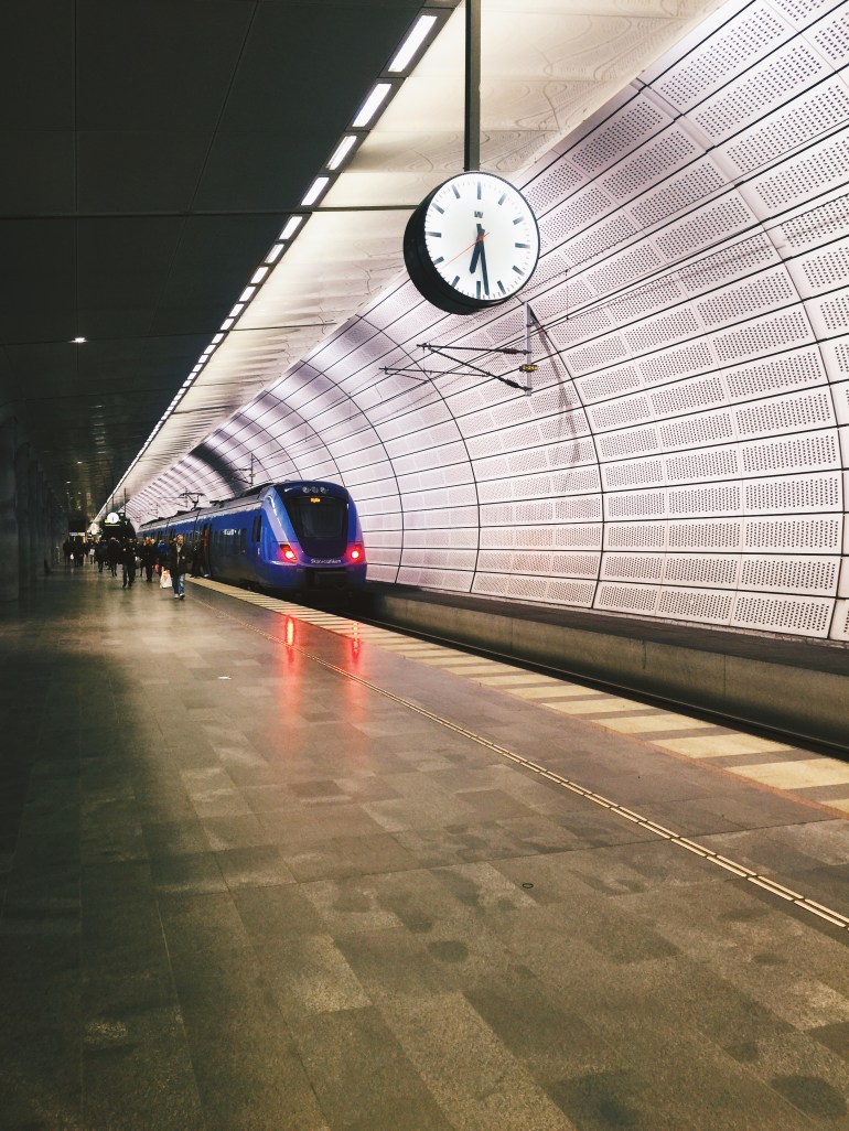 Triangeln Station train