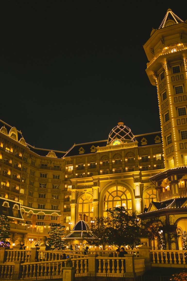 Tokyo Disneyland Hotel night