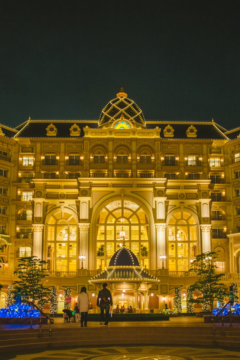 Tokyo Disneyland Hotel night