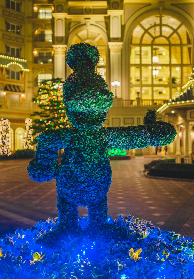 Tokyo Disneyland Hotel night