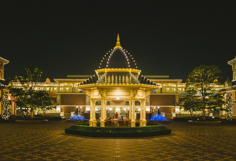 Tokyo Disneyland Hotel night