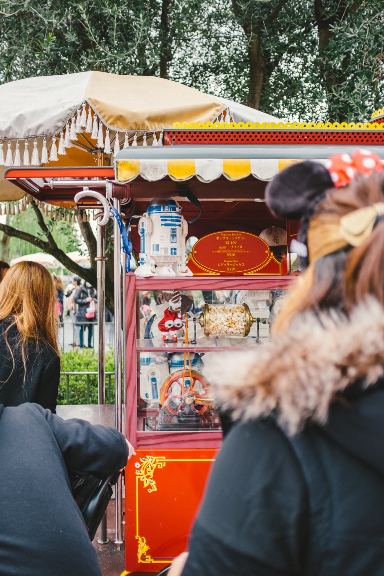 Tokyo Disneyland R2D2